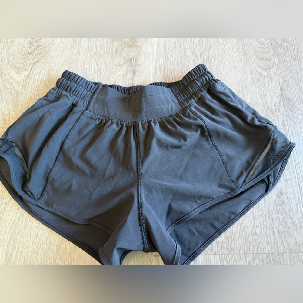 lululemon athletica Black short Women's Athletic Shorts size 4 🖤🖤🖤